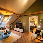 6Br Castle V!Ews A/C Luxury Dolce Vita Apartment